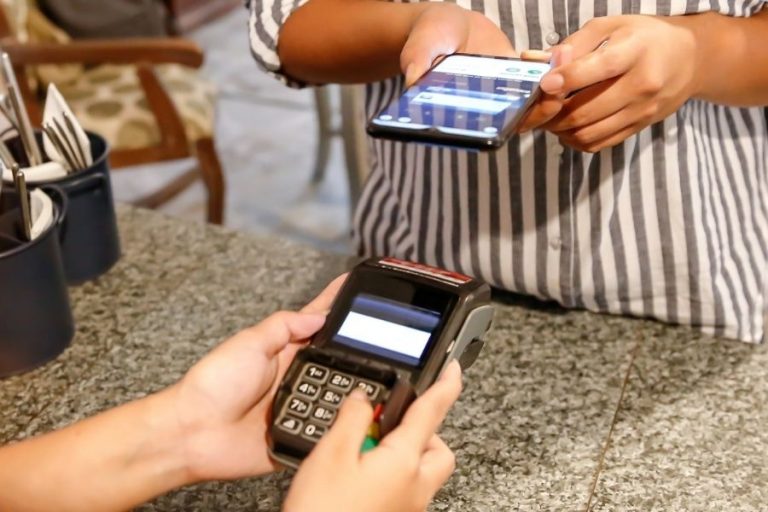 Why switch to a contactless payment method | Golden Haven